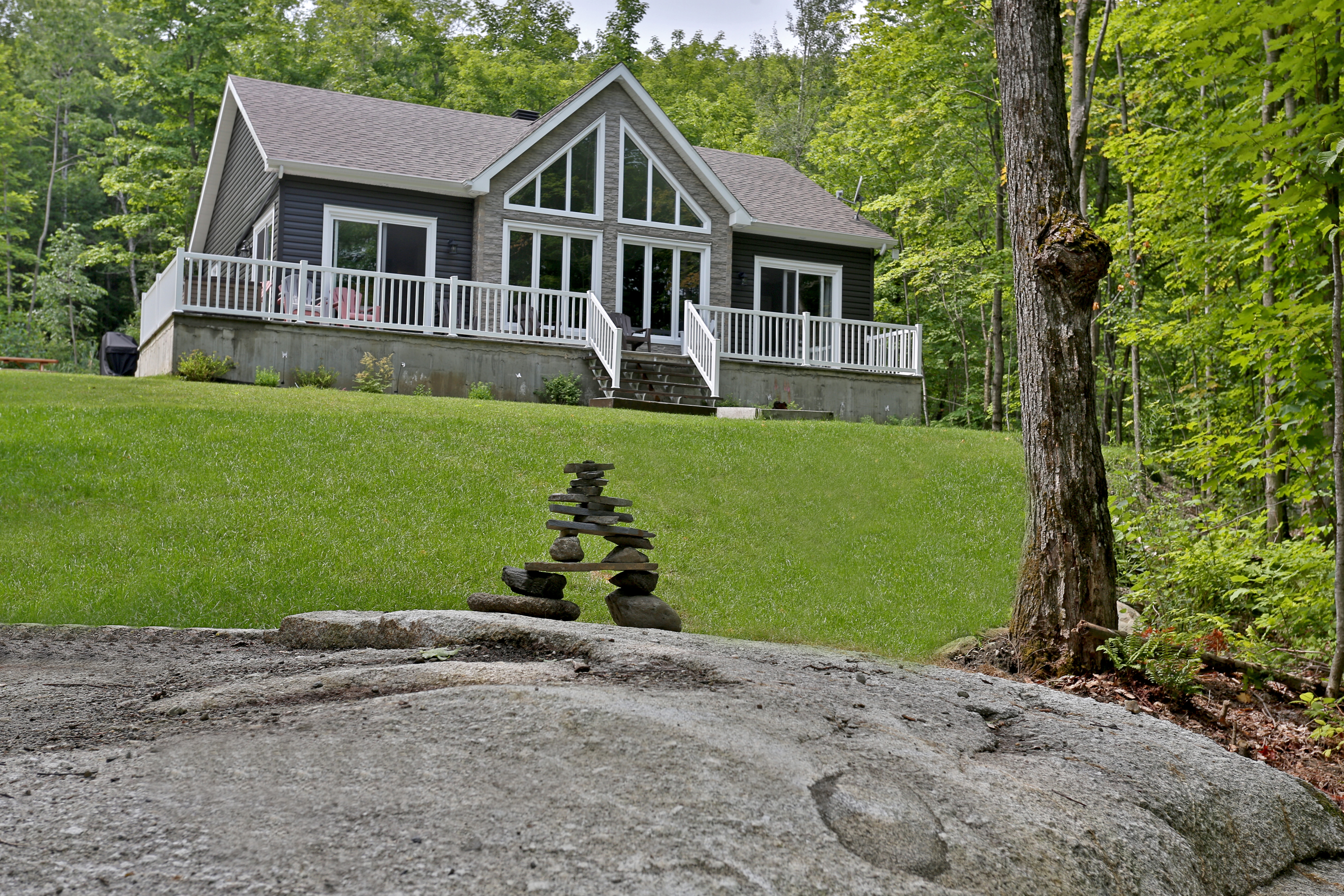 Waterfont cottages for rent in Eastern Townships #16