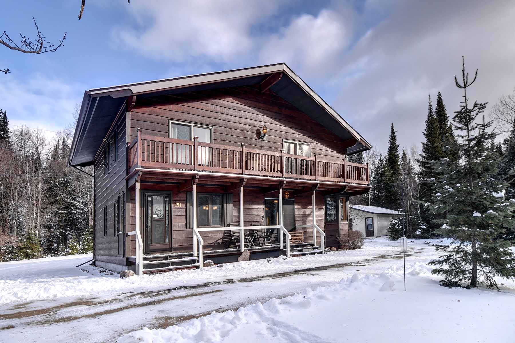 Cottages for rent near a ski mountain in the Laurentians #10