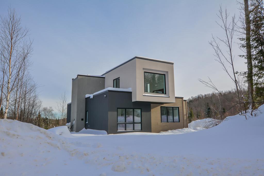 Cottages for rent with spa in Laurentians #9