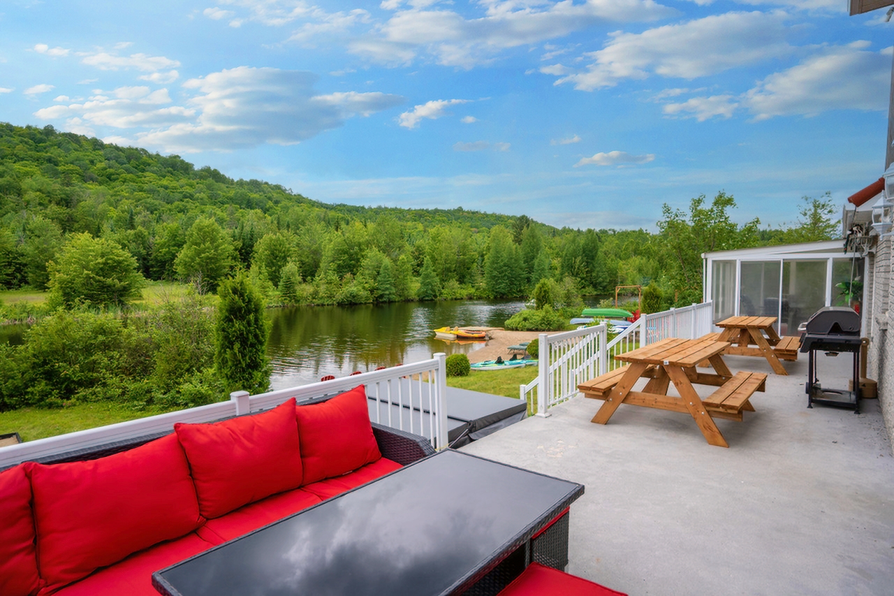 Chalet Ouareau with SPA and River access Chalet for rent in Chertsey