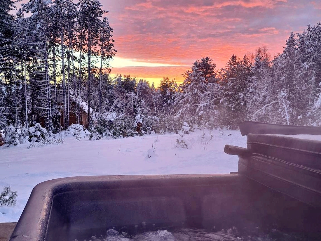 Comfort Fireplace & Spa Chalet for rent in SaintAlexisdesMonts , Québec WeChalet