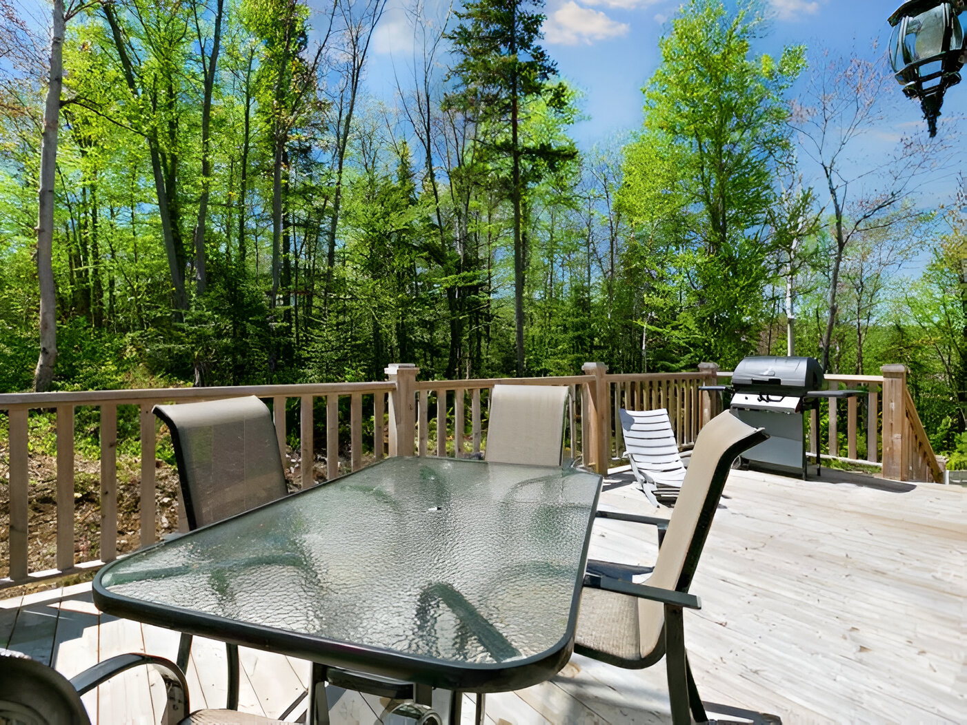 Le Chic Rustic Cozy avec spa Chalet for rent in PetiteRivière