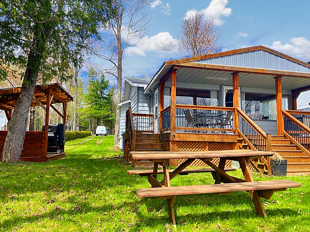 Discover Unique cottages for rent in Nature BeaulacGarthby WeChalet