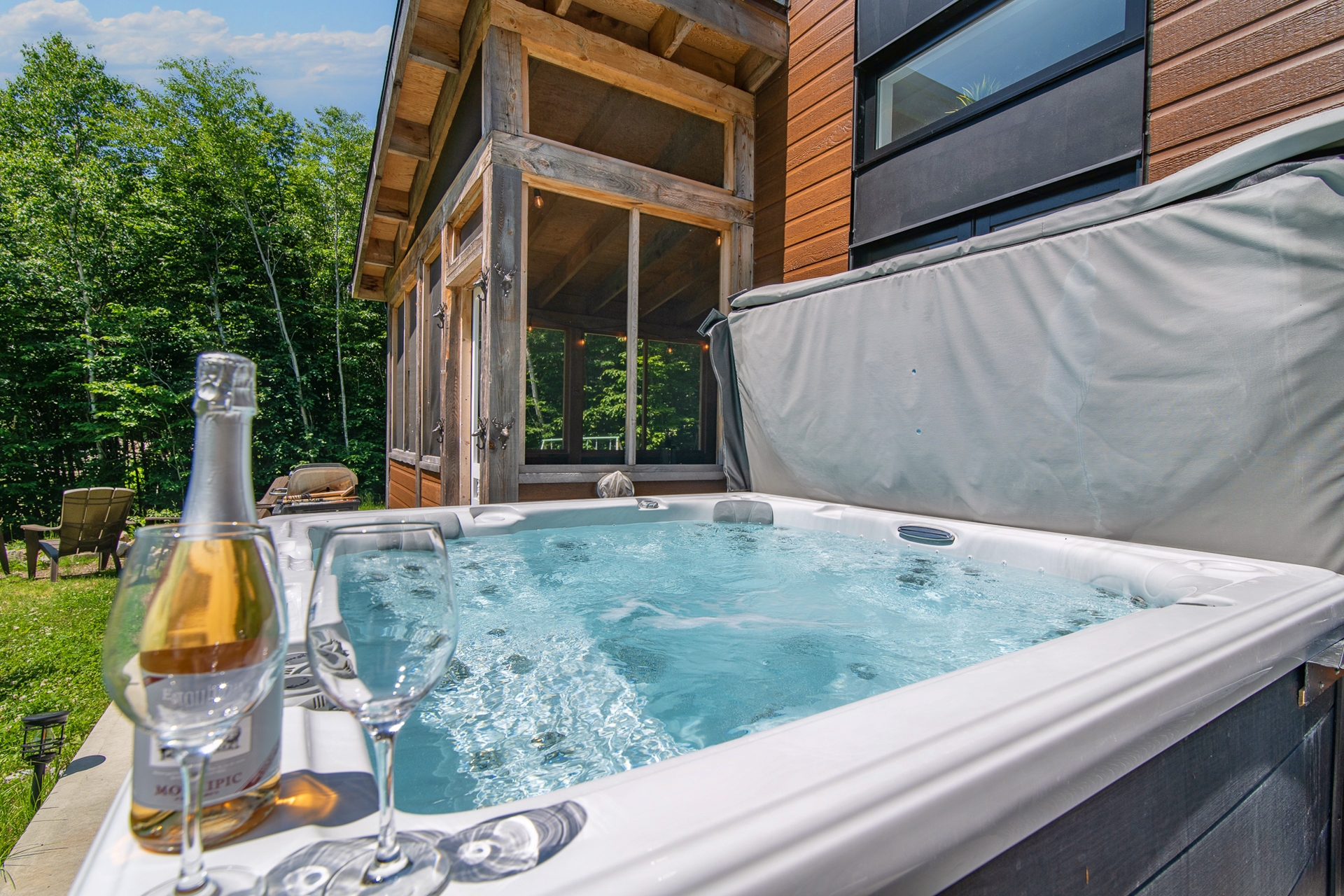 Entire chalet in Chertsey, QC | WeChalet
