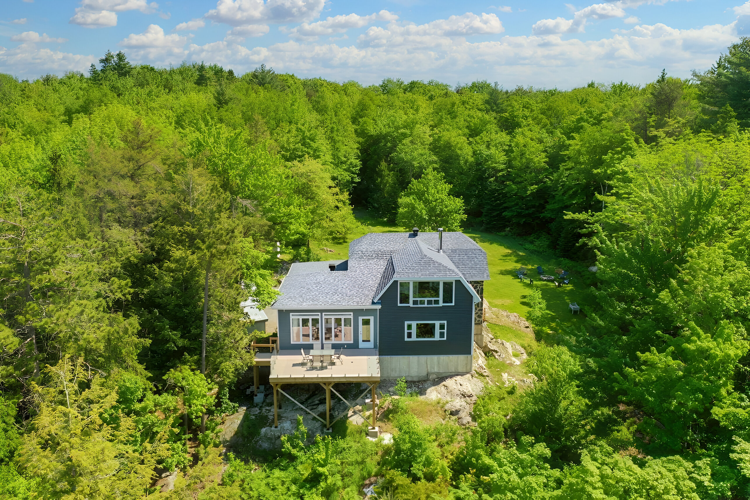 Log wood cottage in the Eastern Townships Chalet for rent in Saint